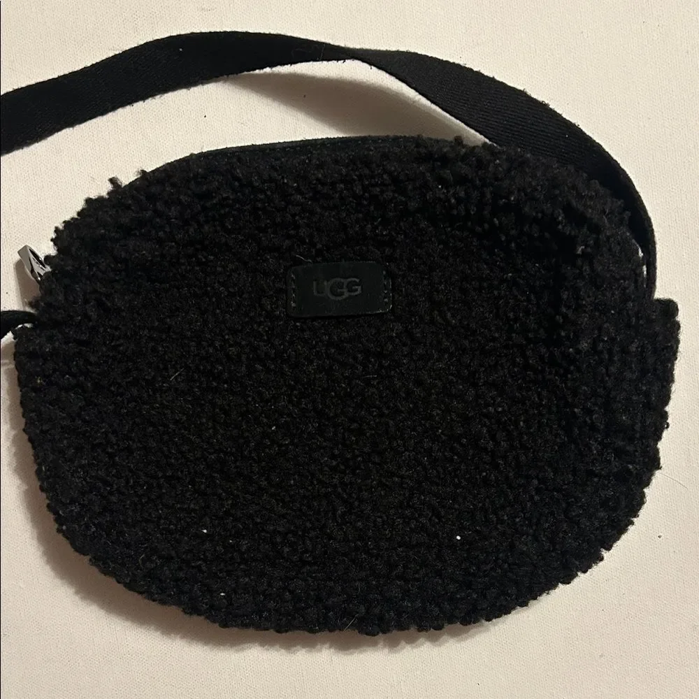 UGG stylish crossbody